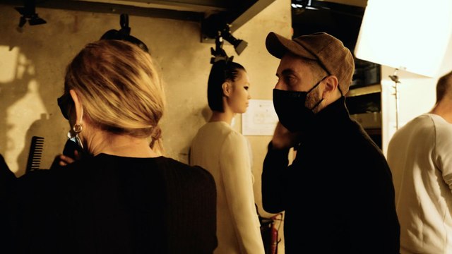 Behind the scene : Giambattista Valli nous emmène dans les coulisses de son défilé Printemps-été 2021