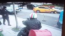 Son dakika haberi | Polis aracıyla ticari taksi çarpıştı, kaza anı kameraya böyle yansıdı