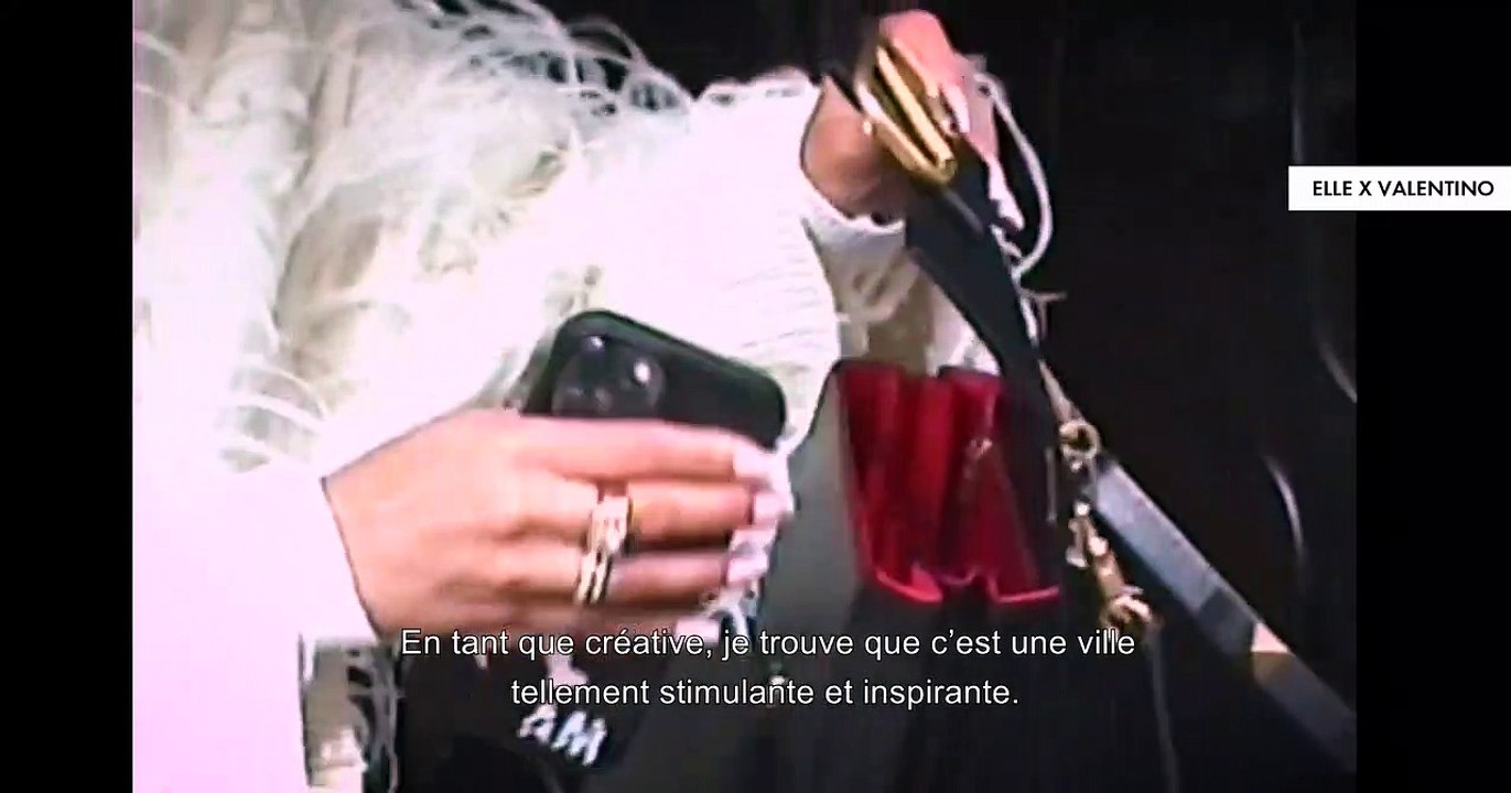 OS VALENTINO - 4 façons de porter le sac Valentino Garavani Stud Sign