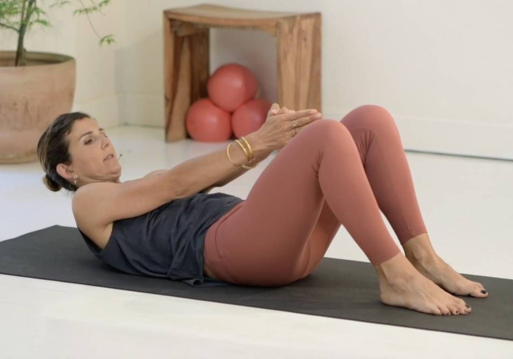 Cours de Pilates en vidéo : 20 minutes pour travailler ses obliques
