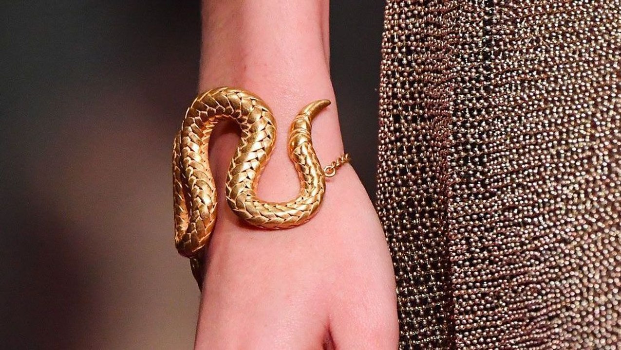 En backstage du défilé Dior Haute Couture printemps-été 2020