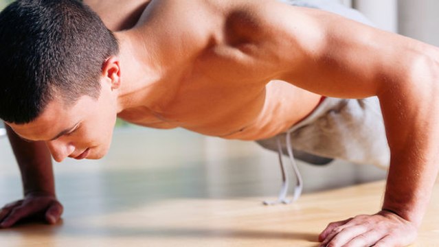 Burpee: Eine der besten Übungen für einen Körper aus Stahl