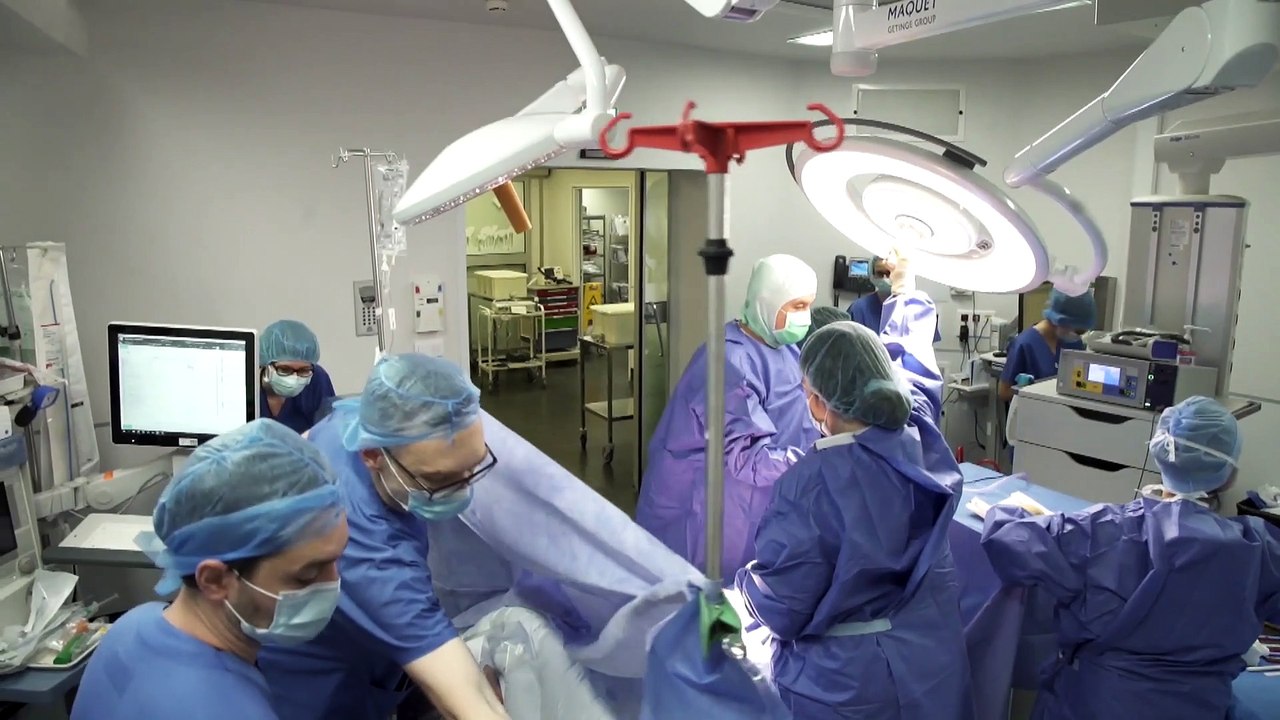 EXCLU La vidéo de l'accouchement du premier bébé après une greffe d'utérus