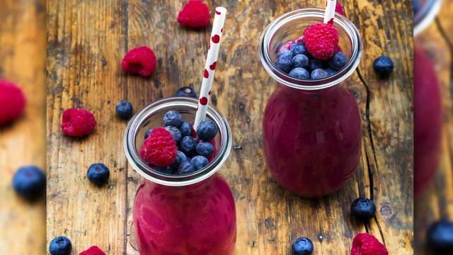 Smoothie aux fruits rouges