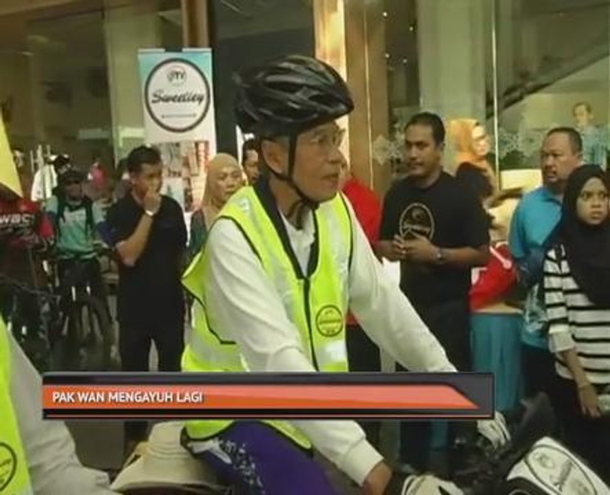 Pak Wan mengayuh lagi