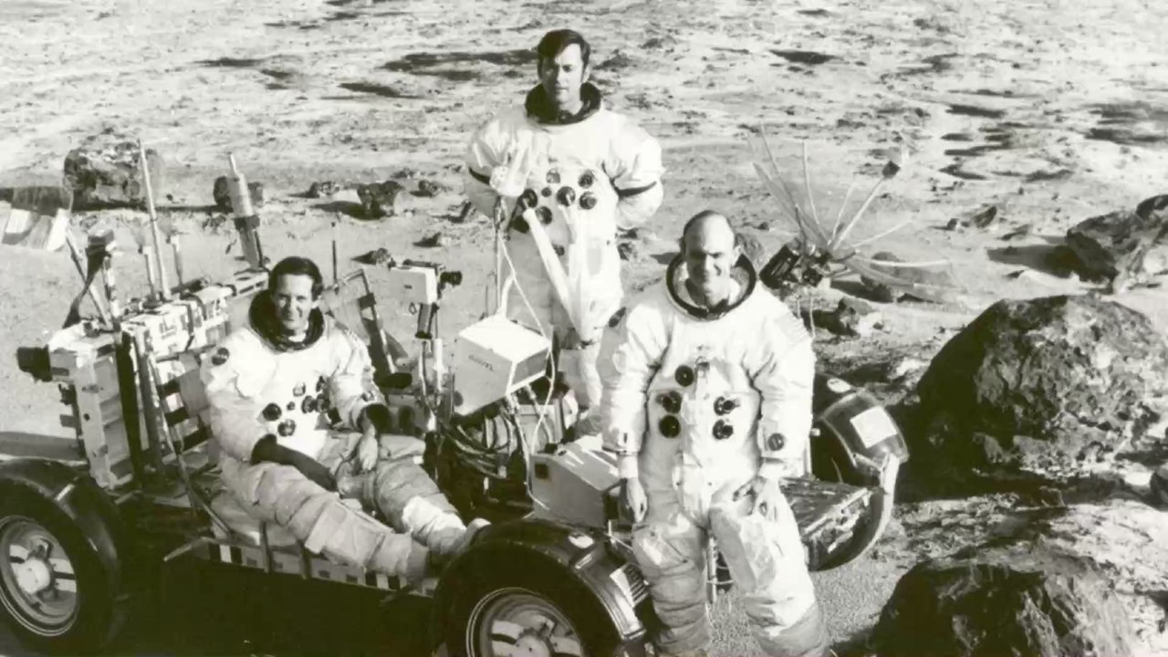 For flat-earthers, this photo proves man never walked on the moon