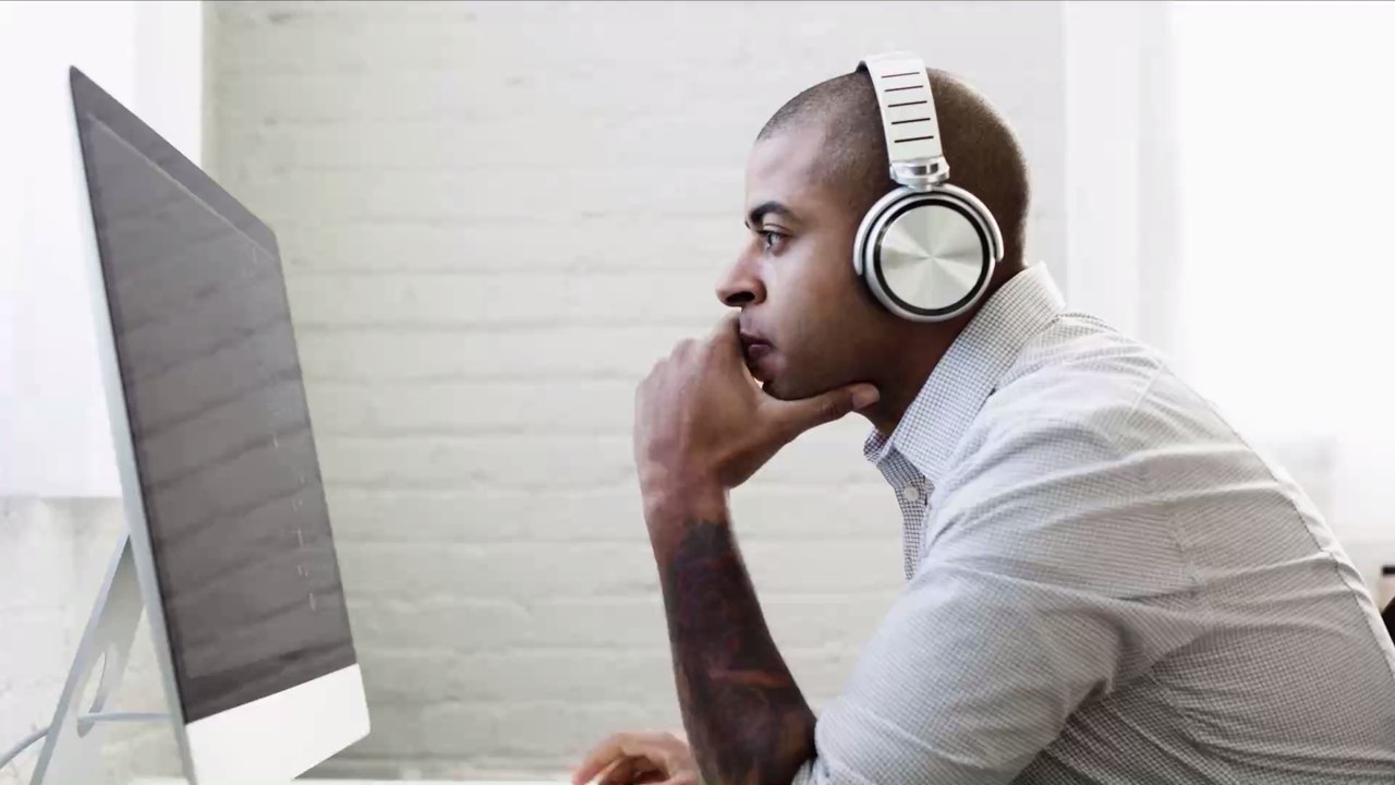 Research shows listening to music while you wor...