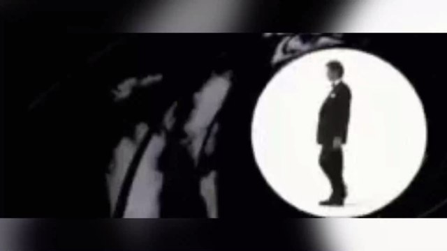 Daniel Craig dishes on his struggles with anxiety