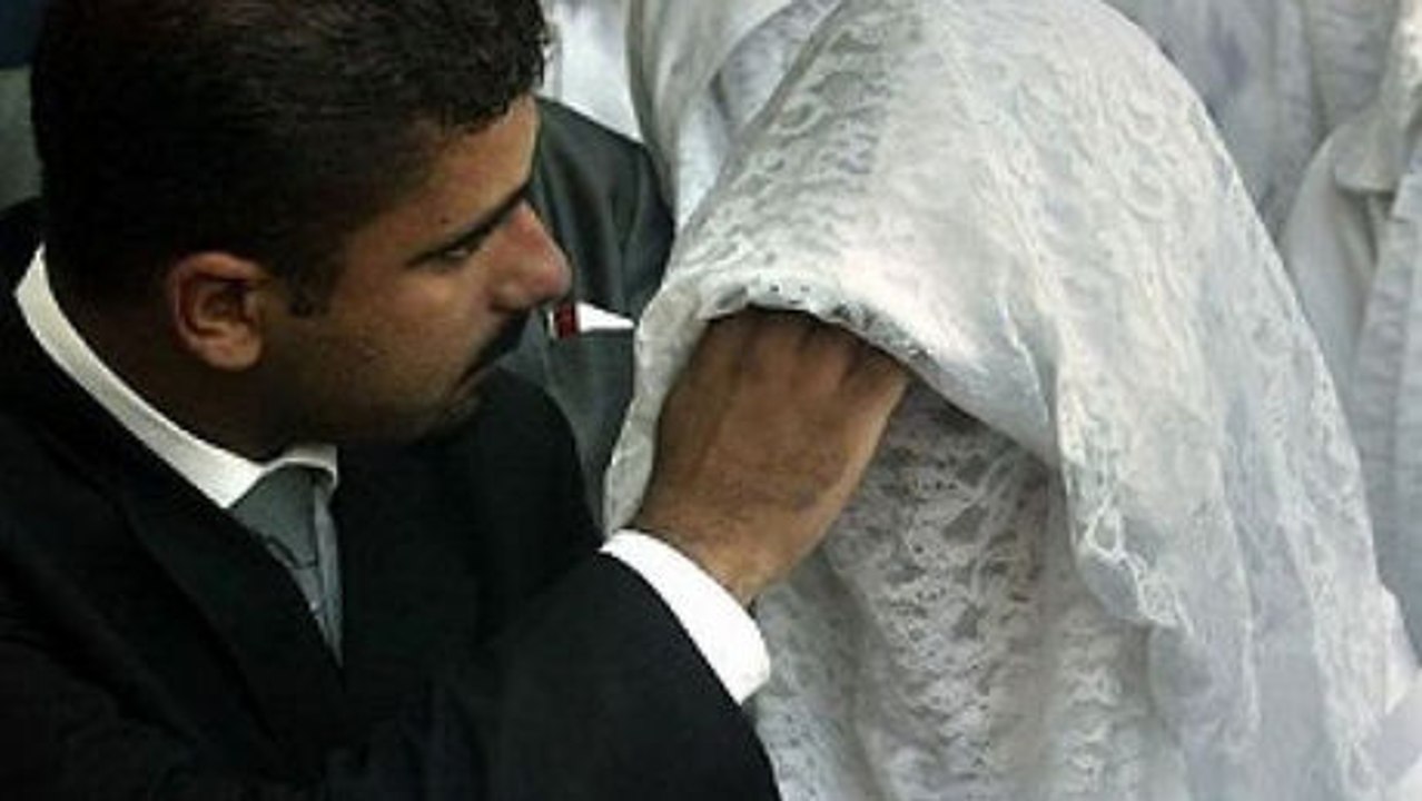 Man Demands Divorce From Newlywed Wife After Seeing Her Face For The First Time