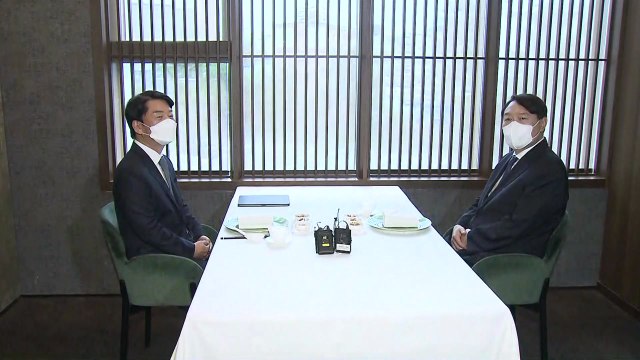 윤석열·안철수 전격 심야 회동...단일화 잠정 합의 / YTN