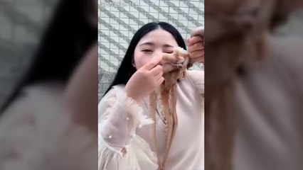 A streamer tried to eat a live octopus and seriously regretted it