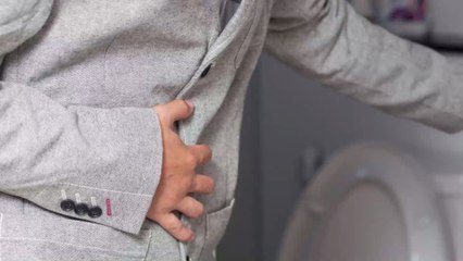 Girlfriend disgusted after discovering boyfriend's shocking bathroom habit