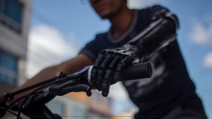 Millionaire engineer Erik Finman creates a full-body prosthesis inspired by Marvel's Dr. Octopus