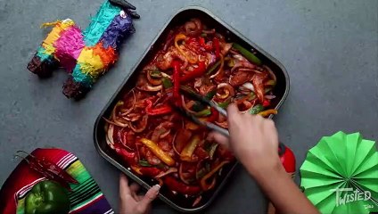 sheet pan fajita chicken mac n cheese