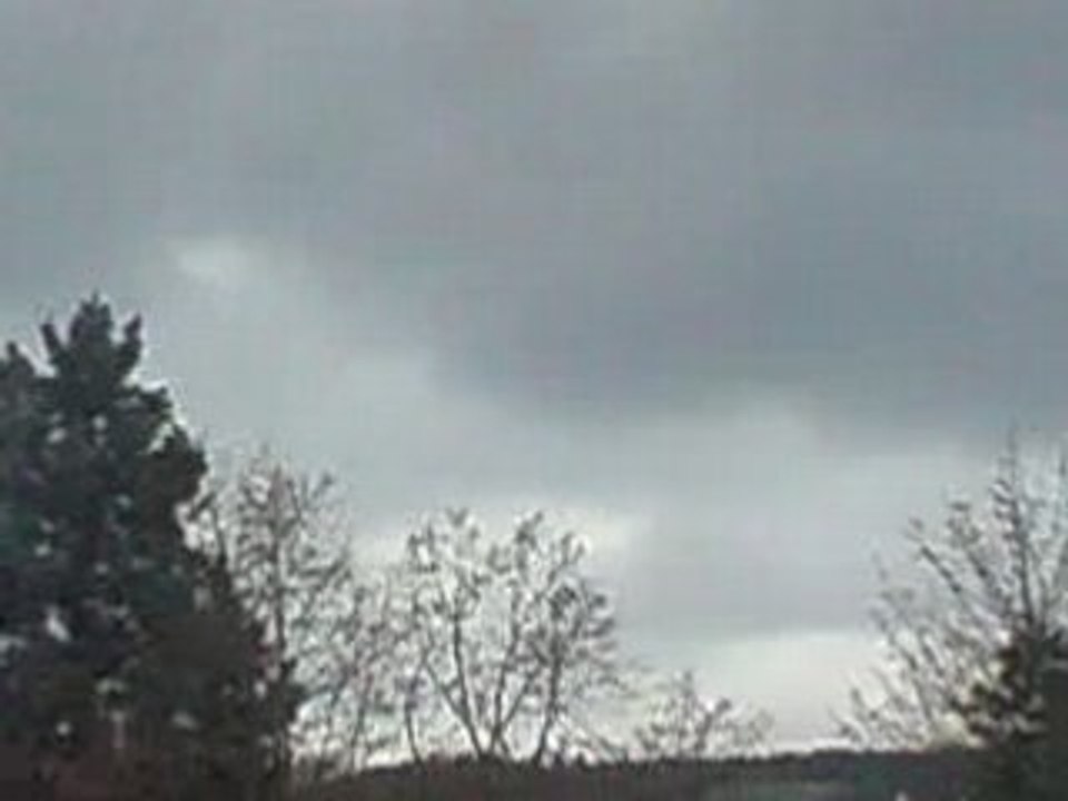 OVNI video 2 AU VAL FOURE 78 MANTES LA JOLIE