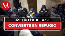 Ciudadanos de Kiev se refugia en estaciones de metro