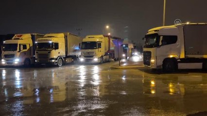 Konya'yı Afyonkarahisar ve Isparta'ya bağlayan kara yolları ulaşıma kapandı