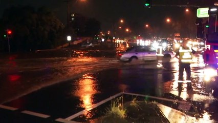 Tải video: Dozens of evacuation warnings and orders issued across NSW