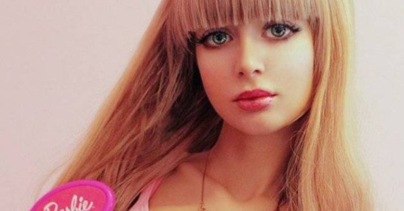 Angelica Kenova: Russin wird von ihren Eltern zur 'Barbie' erzogen