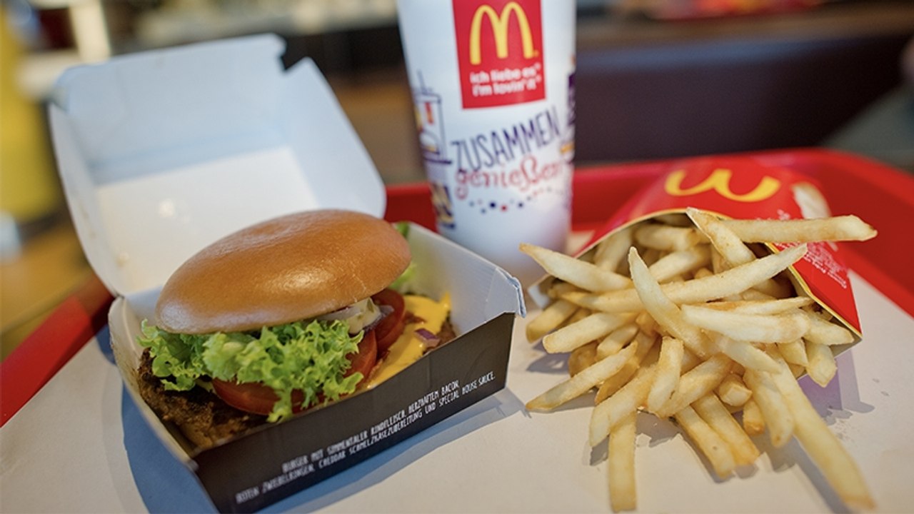 McDonald’s-Mitarbeiter erklären, mit welchem Trick ihr weniger zahlt und frischere Produkte serviert bekommt