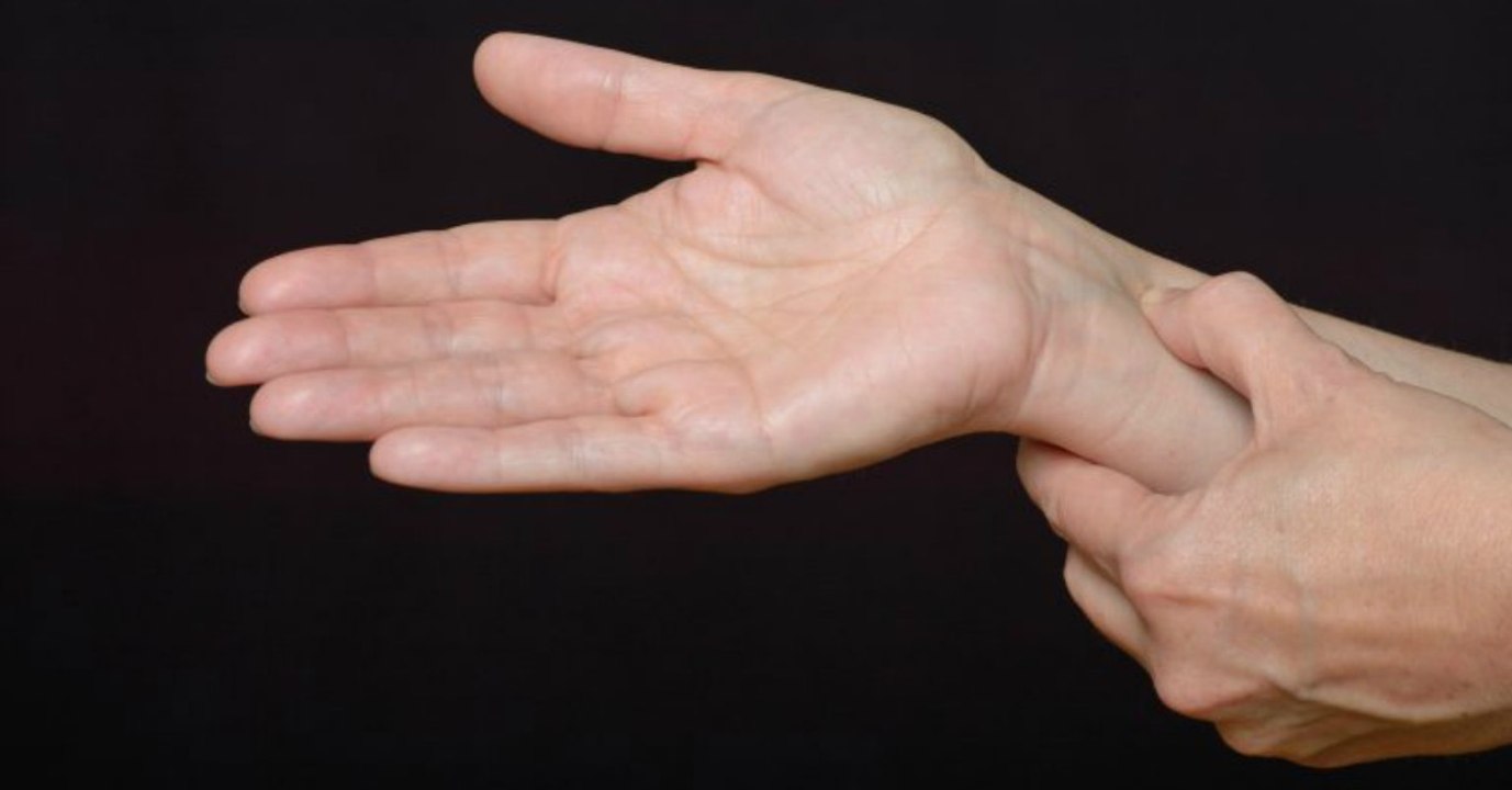 Schmerzfrei mit Akupressur: Man muss nur den richtigen Punkt drücken