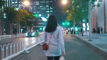 Das sagen die zwei kleinen Grübchen unten an deinem Rücken über dich aus