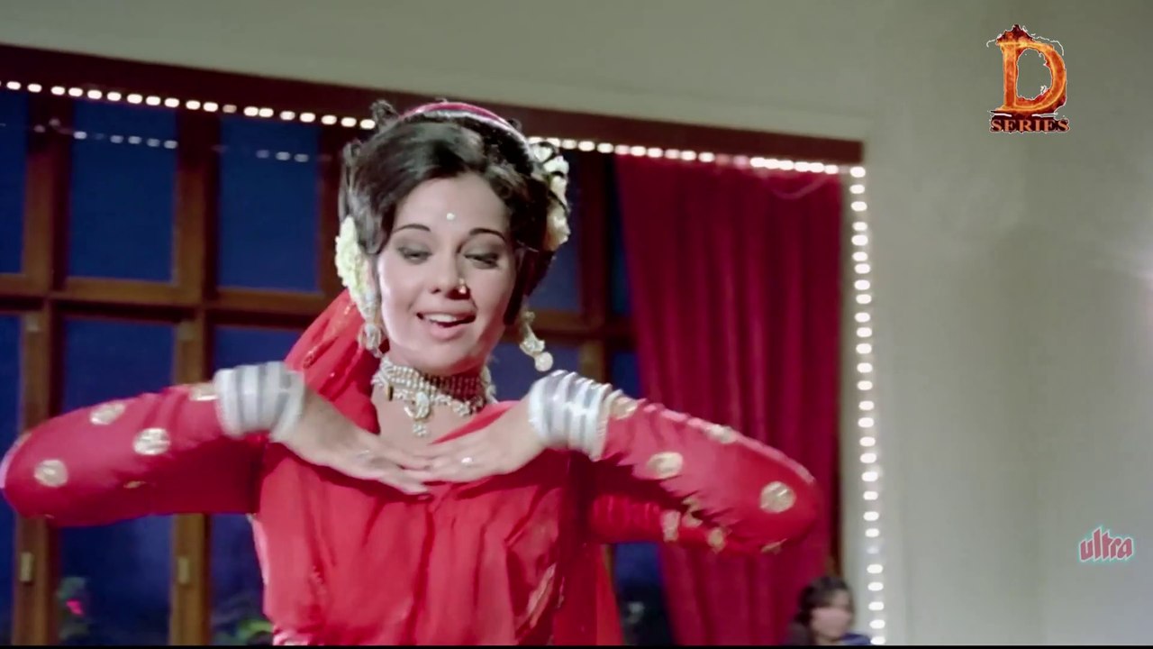 Mumtaz Was An Extra In Bollywood Who Turned Herself To Superstar And Left The Film Industry