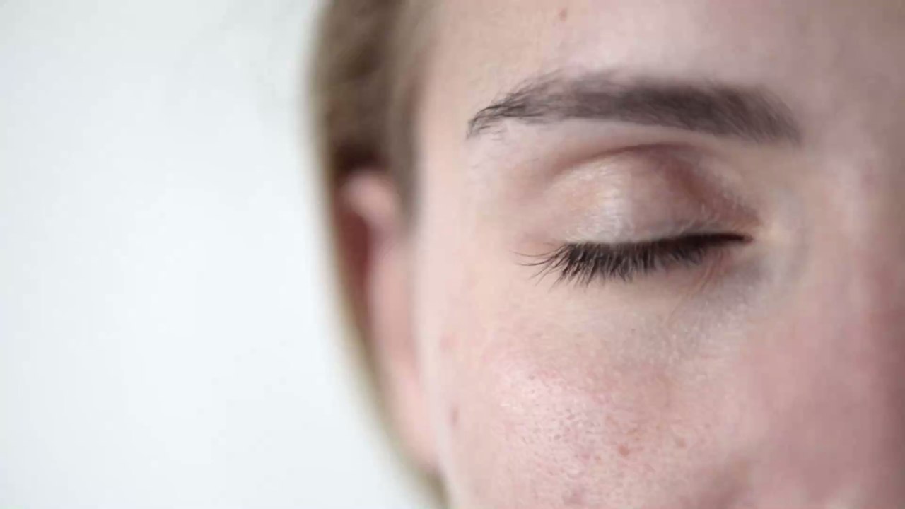 Ihr drückt eure Pickel aus? Das solltet ihr sein lassen, es ist ein Fehler!