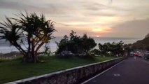 Indahnya Senja Turun di Pantai Melasti Ungasan Bali