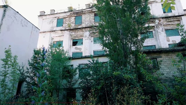 400 Koffer in verlassenen Psychiatrie entdeckt: Der Inhalt hat es in sich!