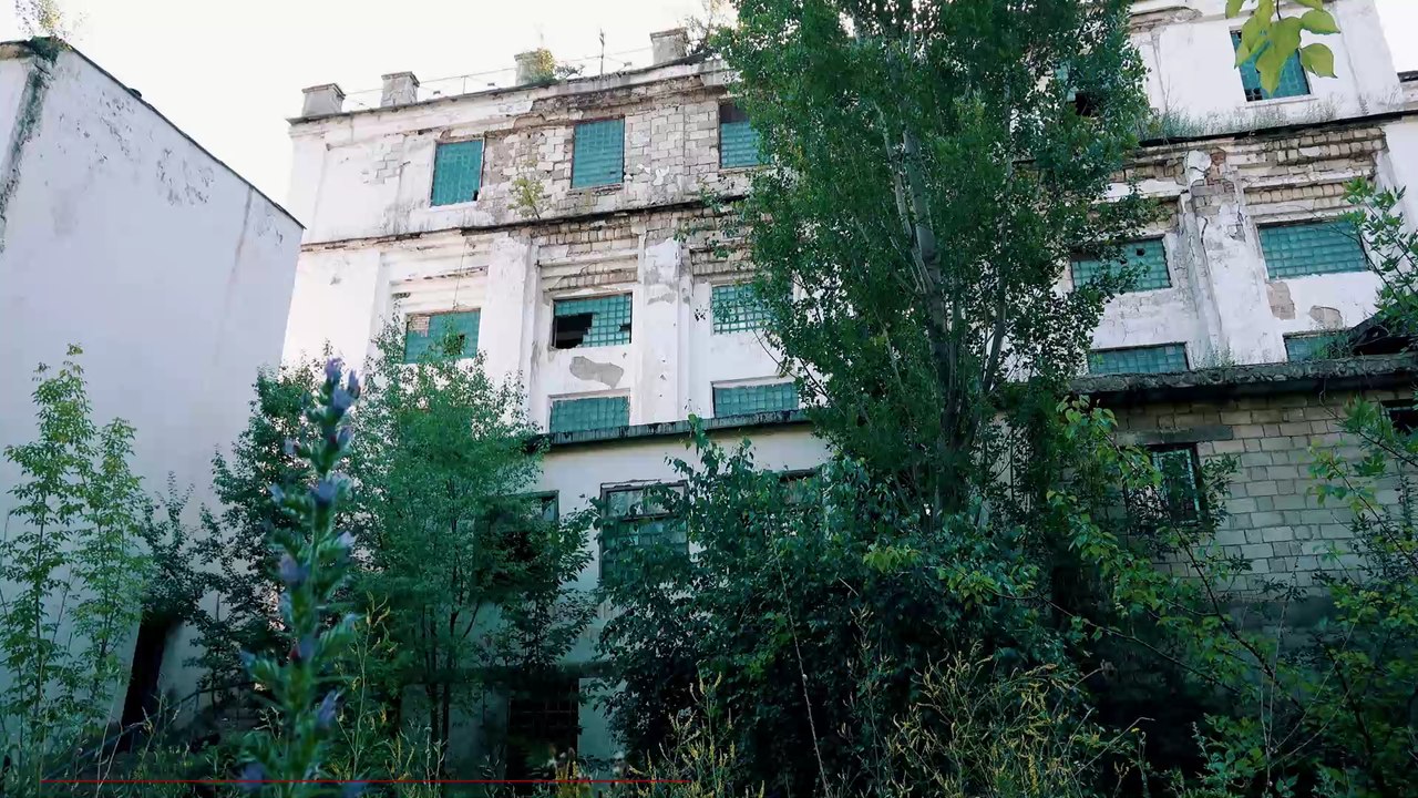 400 Koffer in verlassenen Psychiatrie entdeckt: Der Inhalt hat es in sich!