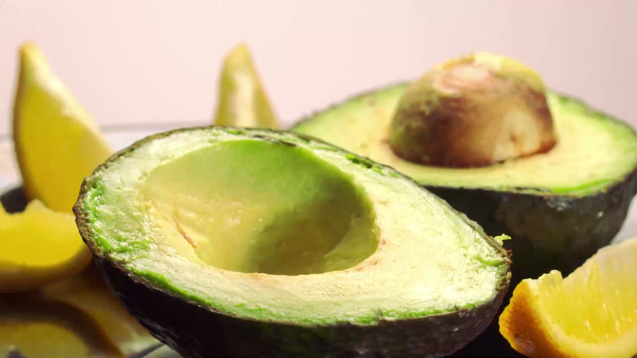 Naturkosmetik: So positiv wirkt sich Avocado-Öl auf Haut und Haare aus