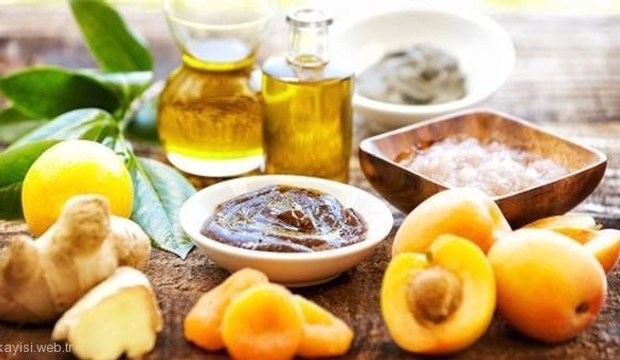 Feuchtigkeit für den Körper: Aprikosenöl ist für alle Hauttypen geeignet