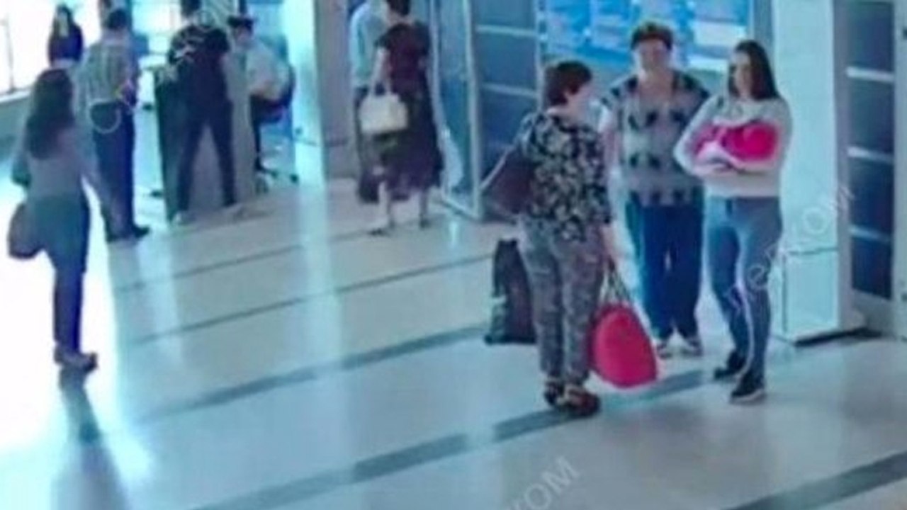 Videobeweis: Mutter verkauft ihr Baby für 38 Euro