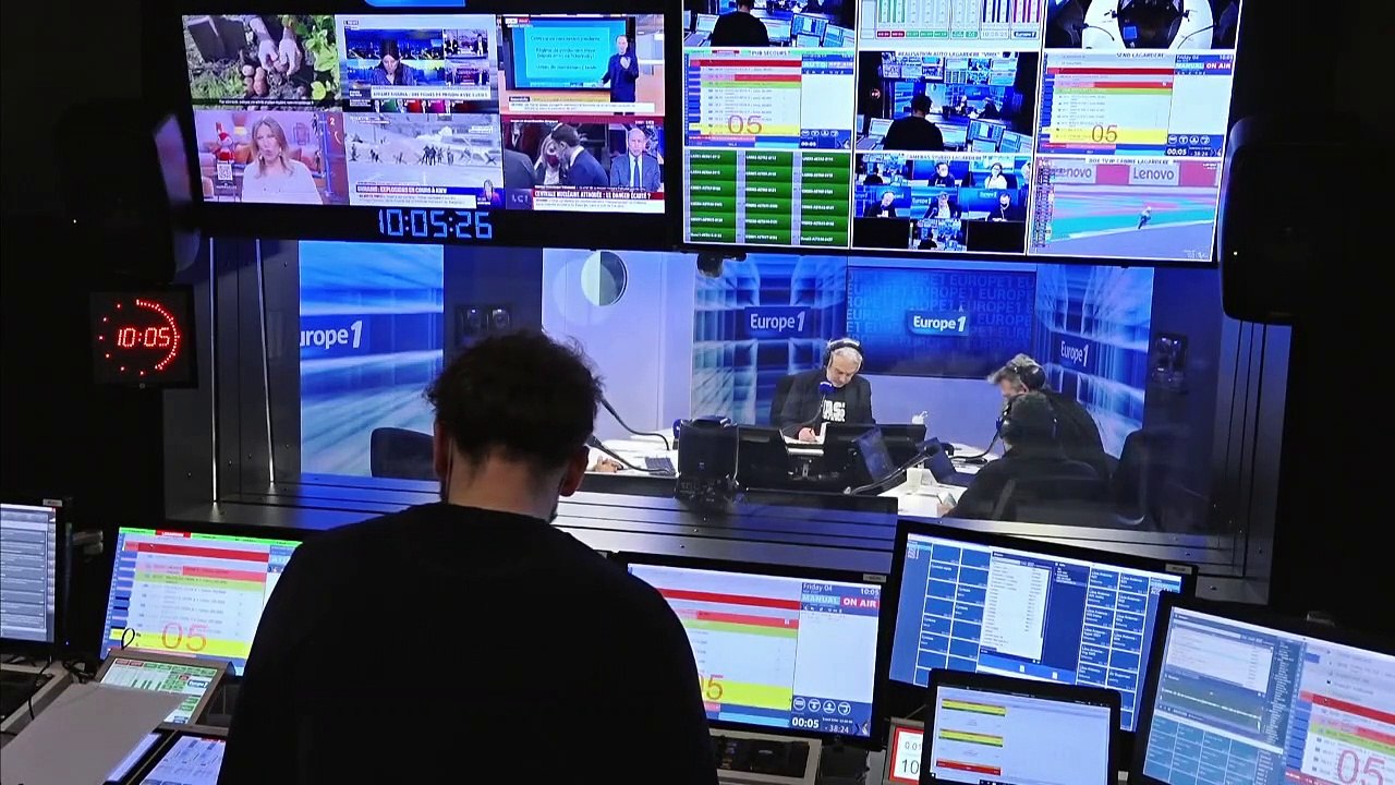 Russia Today interdite dans l'UE, l'Echo de Moscou dissoute en Russie : le parallèle scabreux
