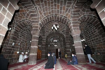 Son dakika haber! BİTLİS'TE DÜŞEN HELİKOPTERDE ŞEHİT OLAN 11 ASKER İÇİN MEVLİT