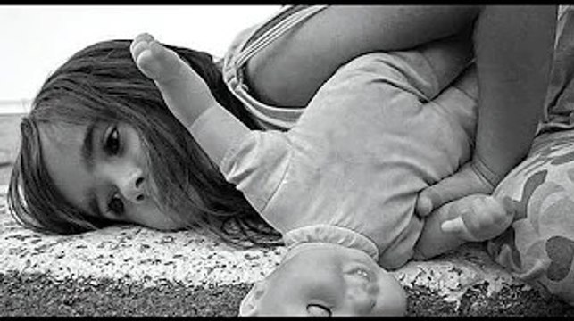 Violentava la figlia di due anni e vendeva i filmati online: chiesti 8 anni per il papà pedofilo