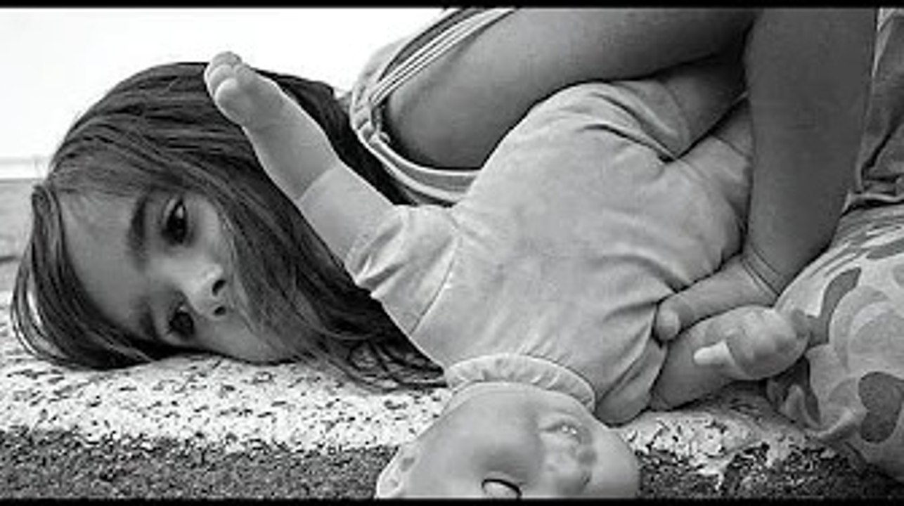 Violentava la figlia di due anni e vendeva i filmati online: chiesti 8 anni per il papà pedofilo