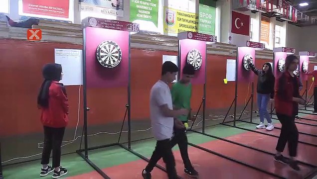 Beden eğitimi öğretmeni dart branşında 1150 sporcu yetiştirdi