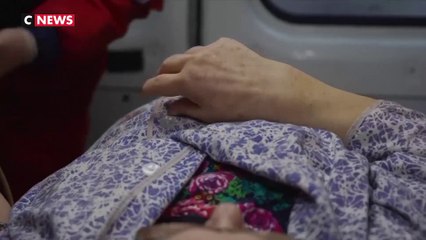 Guerre en Ukraine : la ville stratégique de Marioupol résiste