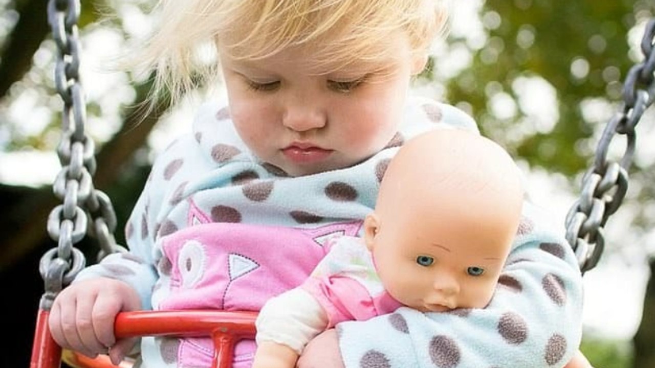 Vater entdeckt schlimmes detail auf dem foto seiner 3-jährigen tochter