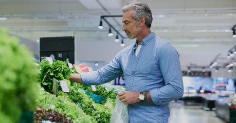 Télécharger la video: Das passiert wirklich mit deinem Körper, wenn du auf Fleisch verzichtest