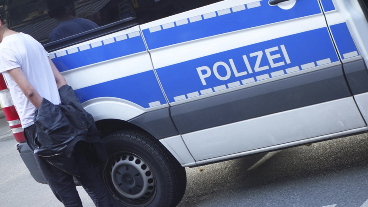 Berlin: Tourist verliert Kontrolle und entsetzt damit selbst die Polizisten
