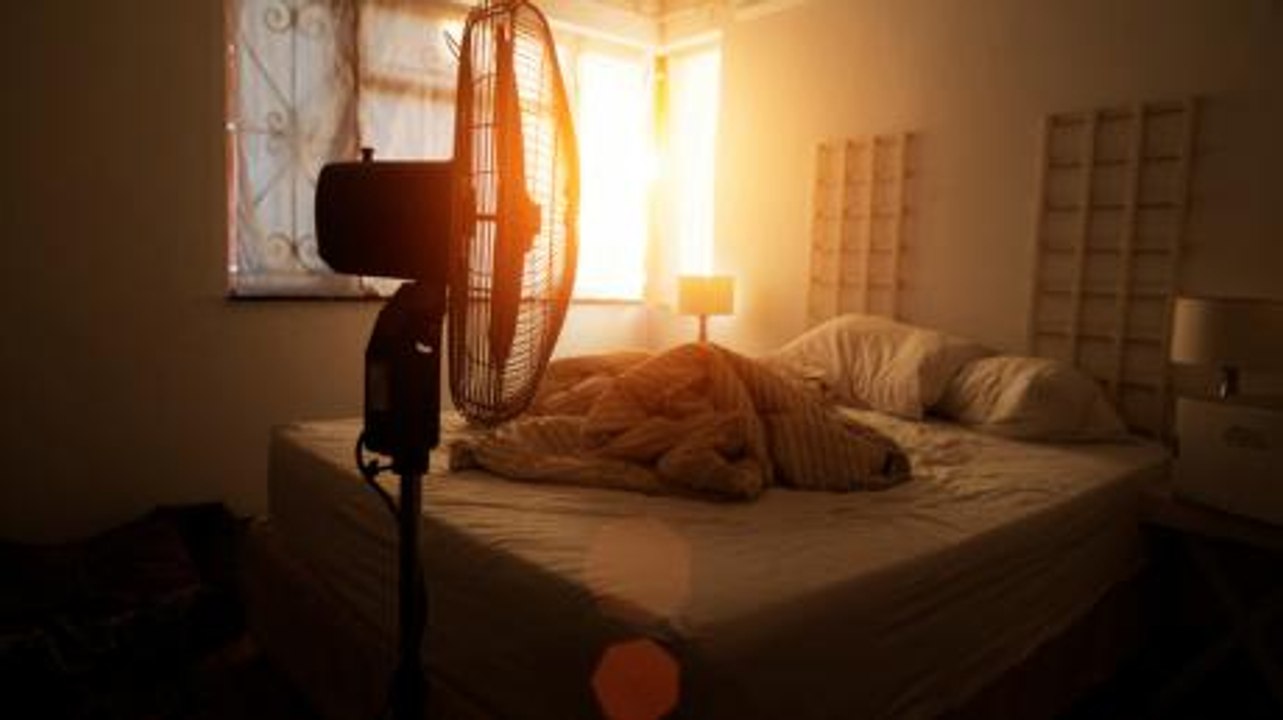 Auch in heißen Sommernächten solltest du den Ventilator lieber auslassen