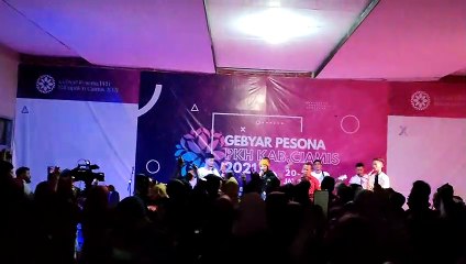 DELISA HERLINA II YANG PENTING HAPPY