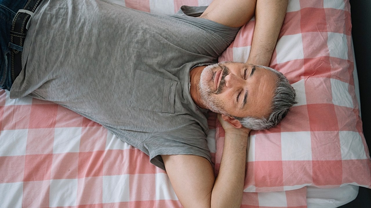 Geheimtipp für einen guten Schlaf: Die Position deines Bettes im Schlafzimmer ist von großer Bedeutung!