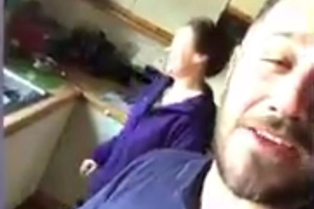 Mann bricht betrunken in Haus ein: Dort erschreckt er die Besitzer zu Tode