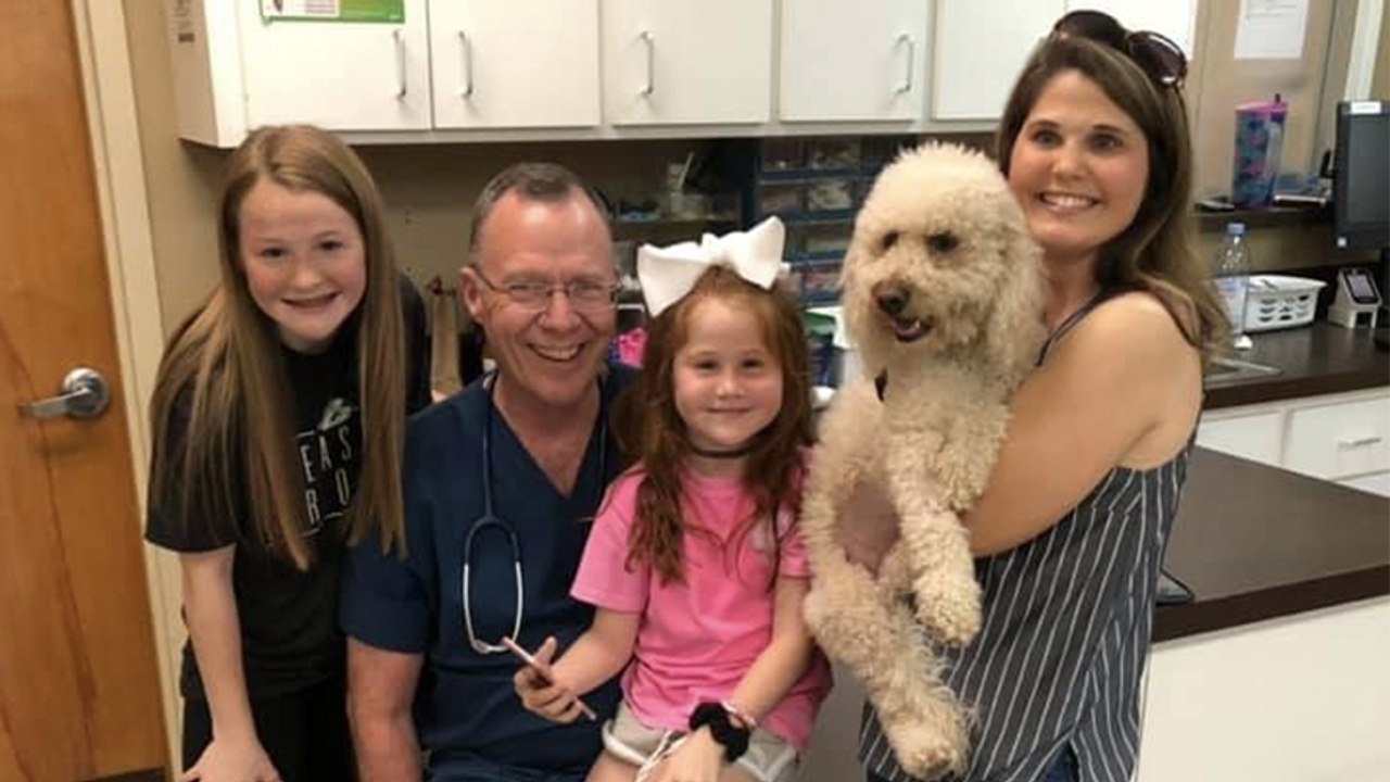 Schock-Fund im Körper ihres Hundes stellt alle Familienmitglieder auf die Probe