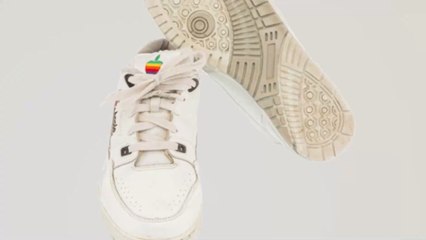 Apple : une paire de chaussures officielle de 1990 se vend à 10.000 dollars