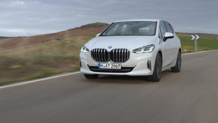 The new BMW 220i Active Tourer Driving Video